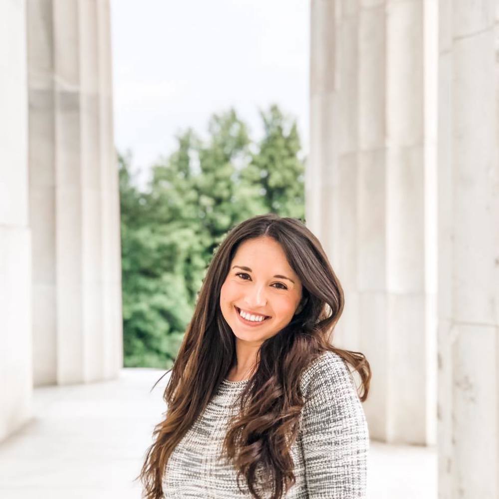 Meet your Posher, Adela